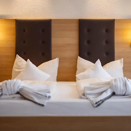 Roessle Berneck 3* アルテンシュタイク