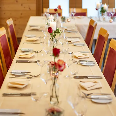 Hotell Roessle Berneck 3*